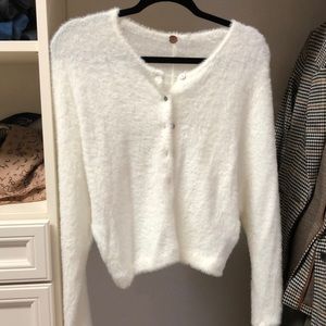 Free People white fuzzy sweater never worn